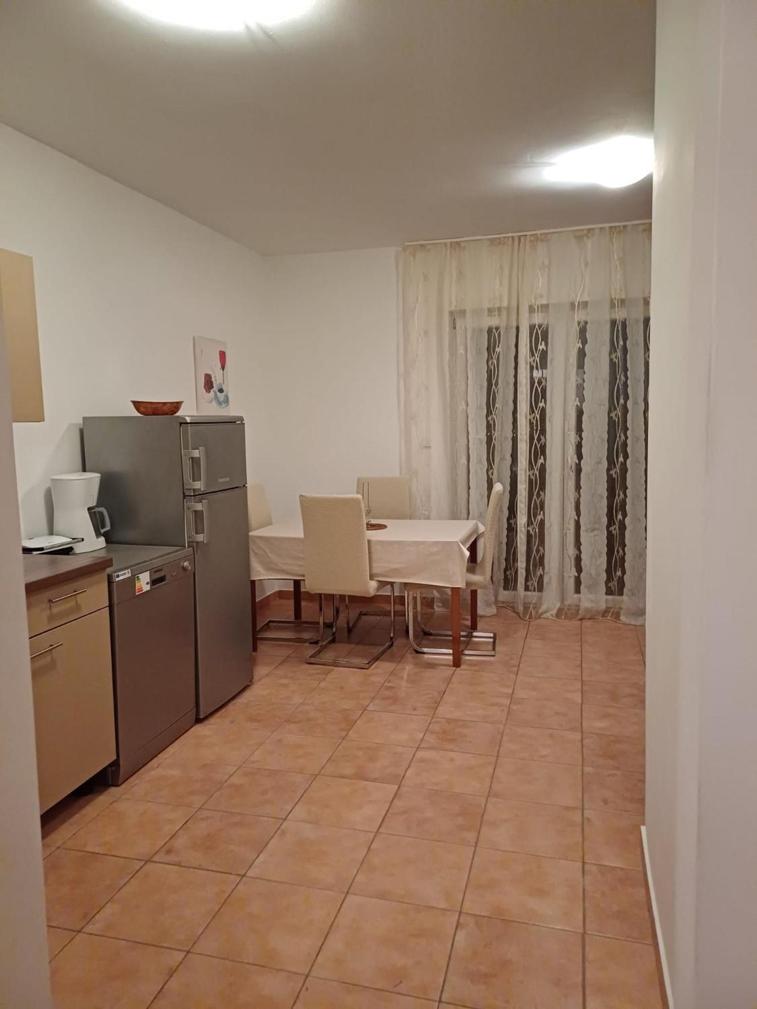 Apartmani Afrodita Цриквеница Экстерьер фото